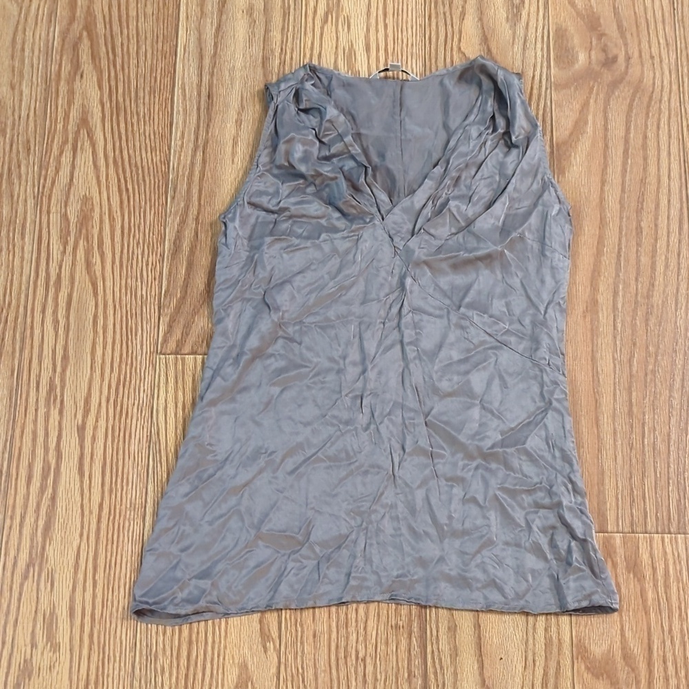 Cabi 100% silk gray sleeveless blouse, women's XS